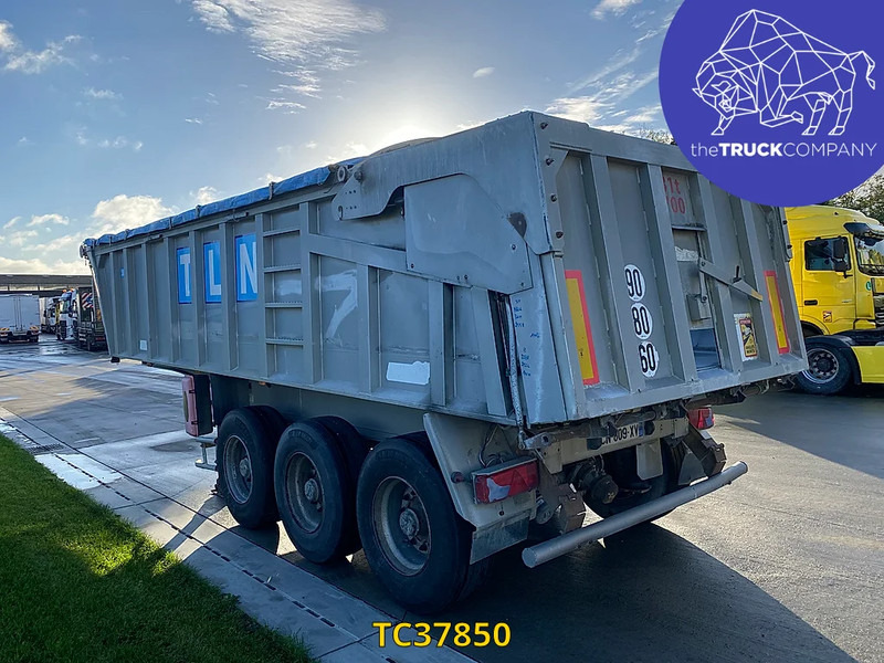 Benalu - סמיטריילר עם מזהיר: תמונה 2 Benalu - סמיטריילר עם מזהיר: תמונה 2