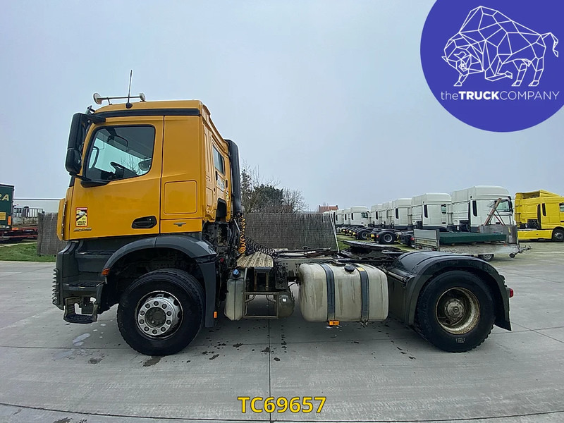 Mercedes-Benz Arocs 2048 - יחידת טרקטור: תמונה 2 Mercedes-Benz Arocs 2048 - יחידת טרקטור: תמונה 2