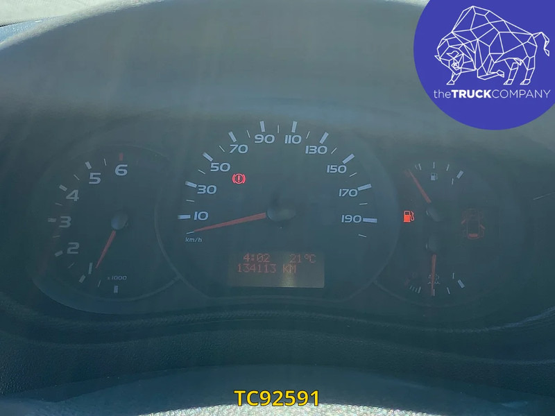 כלי רכב מסחרי עם תיבה Renault Master 130: תמונה 6