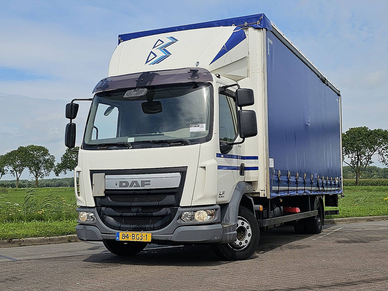 DAF LF 210 11.9T LIFT AIRCO - משאית וילונות צד: תמונה 1 DAF LF 210 11.9T LIFT AIRCO - משאית וילונות צד: תמונה 1