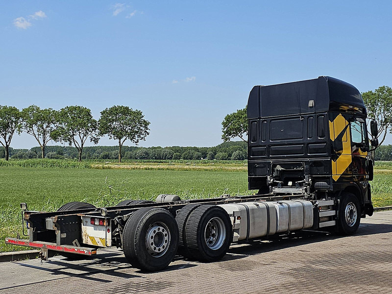 DAF XF 105.460 SSC 6X2 FAS MANUAL - משאית עם שלדת תא: תמונה 3 DAF XF 105.460 SSC 6X2 FAS MANUAL - משאית עם שלדת תא: תמונה 3