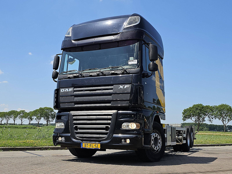 DAF XF 105.460 SSC 6X2 FAS MANUAL - משאית עם שלדת תא: תמונה 1 DAF XF 105.460 SSC 6X2 FAS MANUAL - משאית עם שלדת תא: תמונה 1