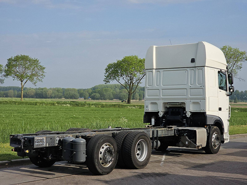 DAF XF 480 SSC 6X2 FAR - משאית עם שלדת תא: תמונה 3 DAF XF 480 SSC 6X2 FAR - משאית עם שלדת תא: תמונה 3