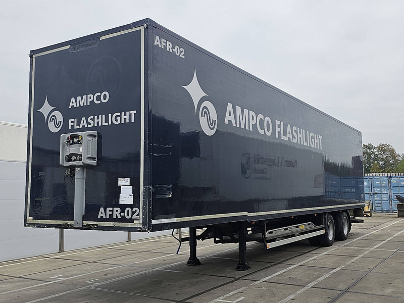 סמיטריילר בתיבה סגורה Fruehauf ONCR 32-220 A: תמונה 1