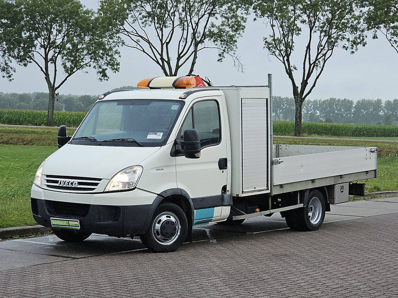 Iveco Daily 40C15 XL FASSI laadkraan - כלי רכב מסחרי במיטה שטוחה: תמונה 2 Iveco Daily 40C15 XL FASSI laadkraan - כלי רכב מסחרי במיטה שטוחה: תמונה 2