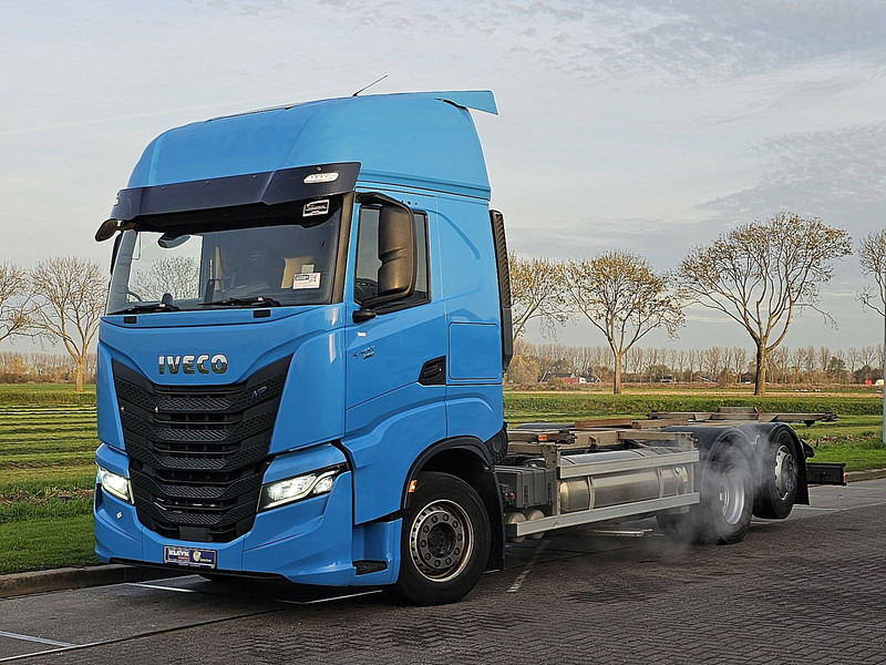 Iveco S-WAY AS260S46 6x2*4 LNG GAS - מוביל מכולות/ משאית החלפת גוף: תמונה 2 Iveco S-WAY AS260S46 6x2*4 LNG GAS - מוביל מכולות/ משאית החלפת גוף: תמונה 2