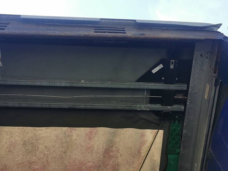 סמיטריילר עם וילונות צד Krone N/A: תמונה 11 סמיטריילר עם וילונות צד Krone N/A: תמונה 11