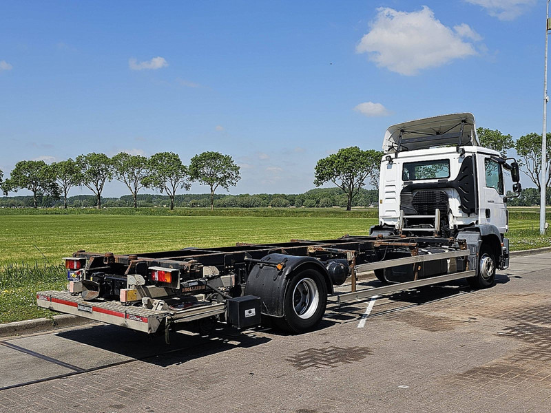 MAN 12.250 TGM LL AIRCO TAILLIFT - מוביל מכולות/ משאית החלפת גוף: תמונה 3 MAN 12.250 TGM LL AIRCO TAILLIFT - מוביל מכולות/ משאית החלפת גוף: תמונה 3