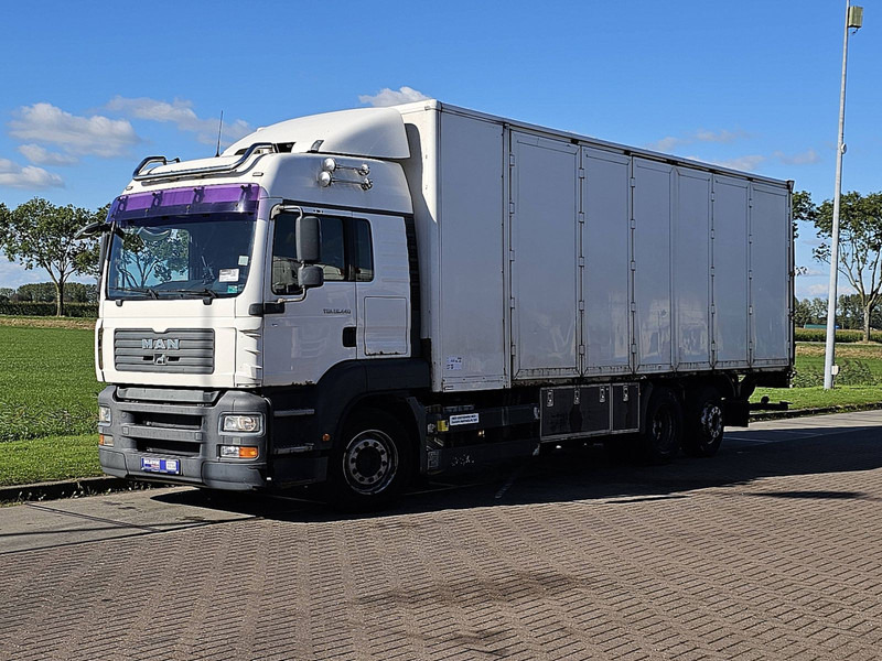 MAN 26.440 TGA LX 6X2 SIDE DOORS - משאית תיבה: תמונה 2 MAN 26.440 TGA LX 6X2 SIDE DOORS - משאית תיבה: תמונה 2