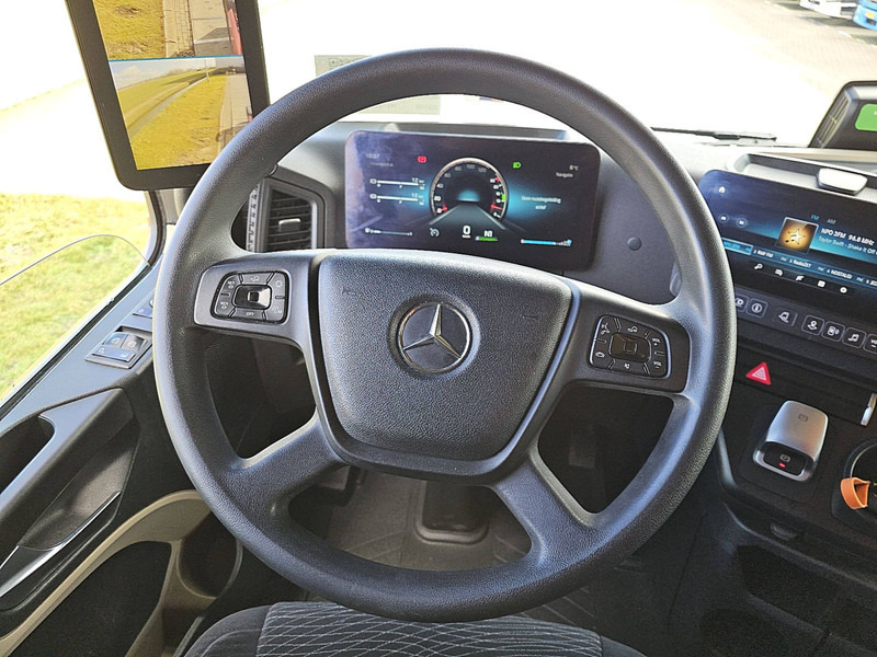 Interior photo 2: יחידת טרקטור Mercedes-Benz ACTROS 1848 LS MP5 GIGASPACE