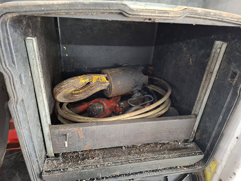 מזהיר, משאית מנוף Mercedes-Benz AROCS 3243 FASSI F175A023: תמונה 18 מזהיר, משאית מנוף Mercedes-Benz AROCS 3243 FASSI F175A023: תמונה 18