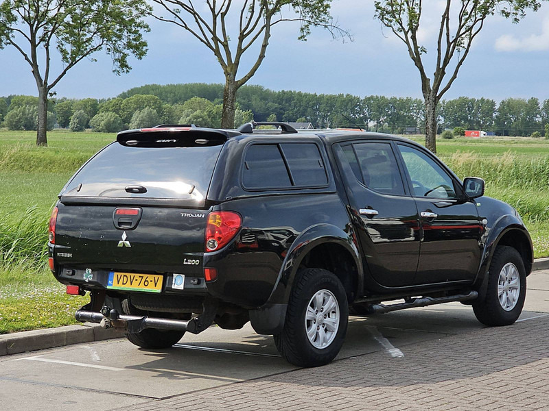 Mitsubishi L200 2.5 clima 4X4 RHD - טנדר: תמונה 3 Mitsubishi L200 2.5 clima 4X4 RHD - טנדר: תמונה 3