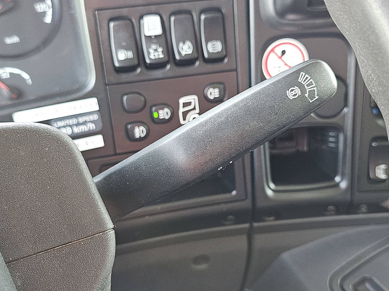משאית מכל Scania P360: תמונה 10