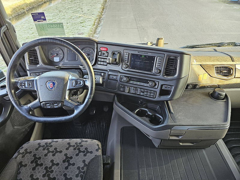 Interior photo 1: משאית הרמת וו Scania R450 6x2*4