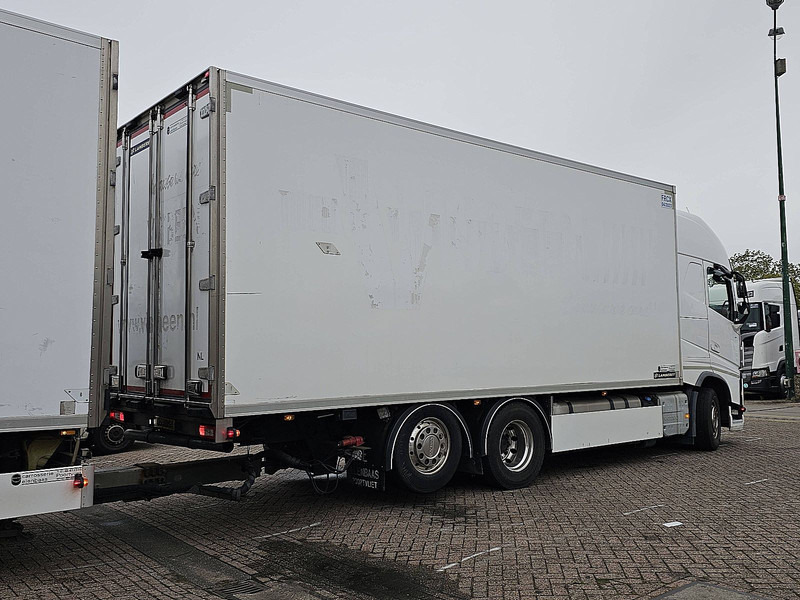Volvo FH 460 6X2 LAMBERET COMBI - משאית קירור: תמונה 3 Volvo FH 460 6X2 LAMBERET COMBI - משאית קירור: תמונה 3