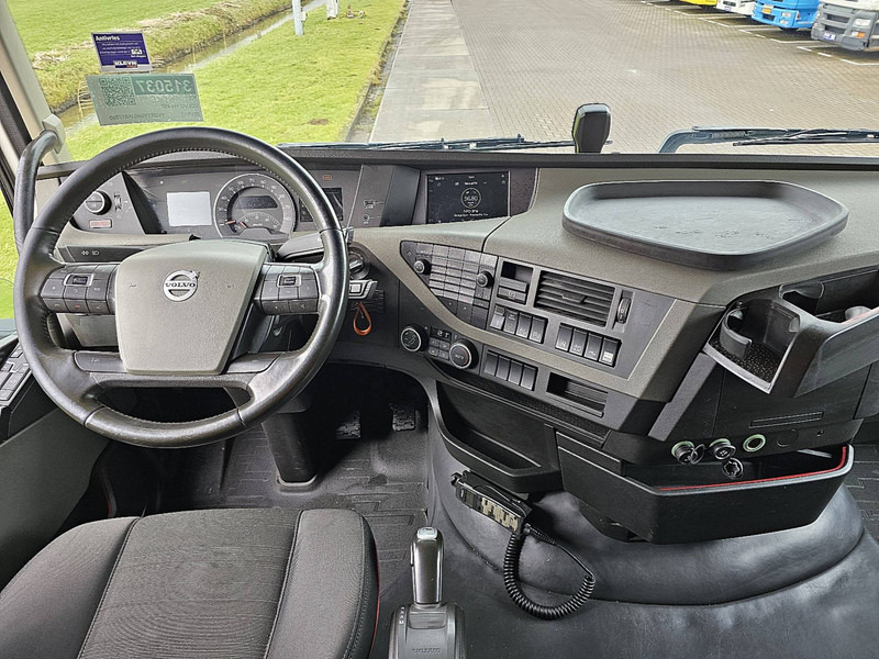 Interior photo 1: יחידת טרקטור Volvo FH 460 ALCOA'S I-SEE ACC