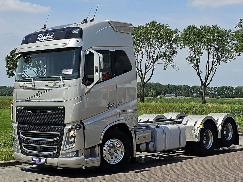 Volvo FH 750 6X2 9T FA WB 430 - משאית עם שלדת תא: תמונה 2 Volvo FH 750 6X2 9T FA WB 430 - משאית עם שלדת תא: תמונה 2