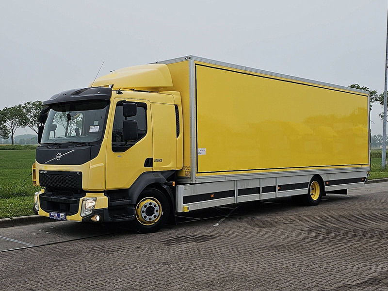 Volvo FL 250.12 TAILLIFT AIRCO DOORS - משאית תיבה: תמונה 2 Volvo FL 250.12 TAILLIFT AIRCO DOORS - משאית תיבה: תמונה 2