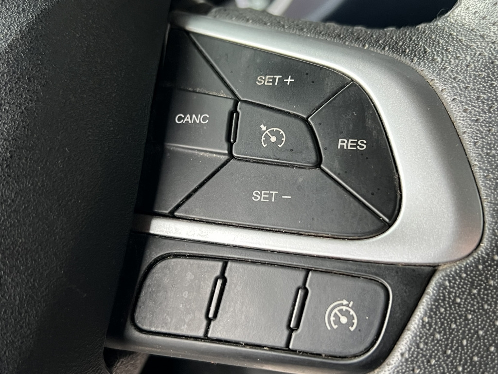 Iveco Daily 35C18 Maxi 3.0 V6 7-Sitzer Klima AHK LED - כלי רכב מסחרי במיטה שטוחה, כלי רכב מסחרי קומבי: תמונה 2 Iveco Daily 35C18 Maxi 3.0 V6 7-Sitzer Klima AHK LED - כלי רכב מסחרי במיטה שטוחה, כלי רכב מסחרי קומבי: תמונה 2