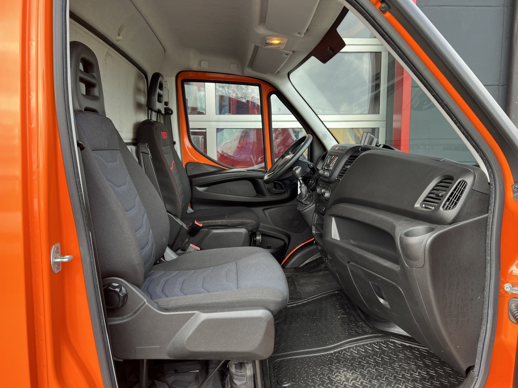 Iveco Daily 35S14 Klima Orig.127'km Küche Doppelbett - קרוואן: תמונה 5 Iveco Daily 35S14 Klima Orig.127'km Küche Doppelbett - קרוואן: תמונה 5