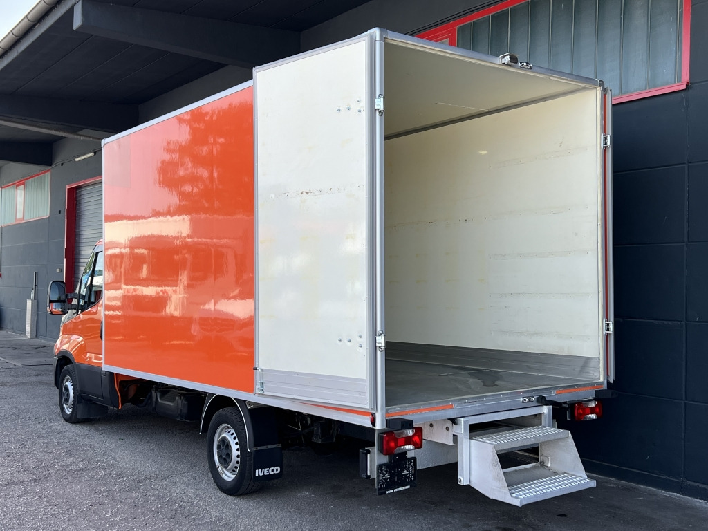 Iveco Daily 35S14 MAXI 4,35m Portaltüren Klima Kamera - כלי רכב מסחרי עם תיבה: תמונה 4 Iveco Daily 35S14 MAXI 4,35m Portaltüren Klima Kamera - כלי רכב מסחרי עם תיבה: תמונה 4
