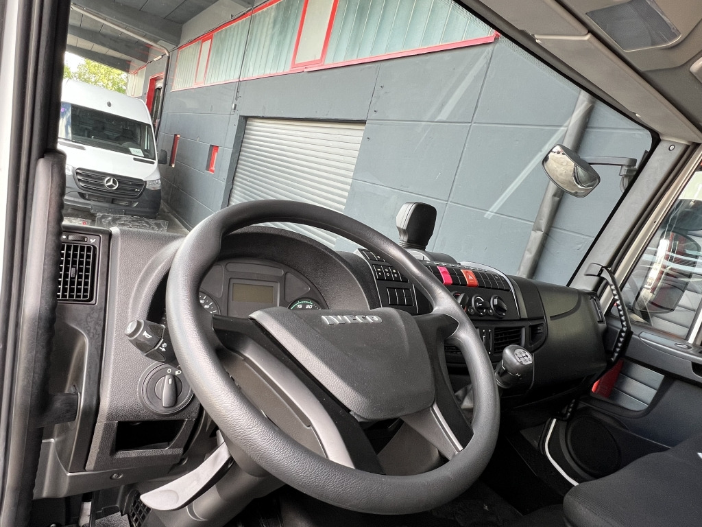 משאית תיבה Iveco EuroCargo ML120E25 Klima 7,2m Koff+LBW Orig27tkm: תמונה 13