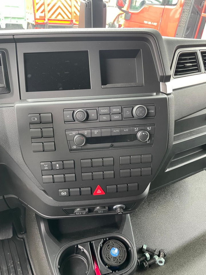 MAN TGM 12.290 Klimaauto. NAVI 7,9 Koffer+LBW Unfall - משאית תיבה: תמונה 3 MAN TGM 12.290 Klimaauto. NAVI 7,9 Koffer+LBW Unfall - משאית תיבה: תמונה 3