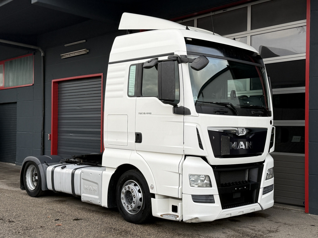 MAN TGX 18.440 XLX MEGA Klimaauto Motorbremse 2xTank - יחידת טרקטור: תמונה 1 MAN TGX 18.440 XLX MEGA Klimaauto Motorbremse 2xTank - יחידת טרקטור: תמונה 1