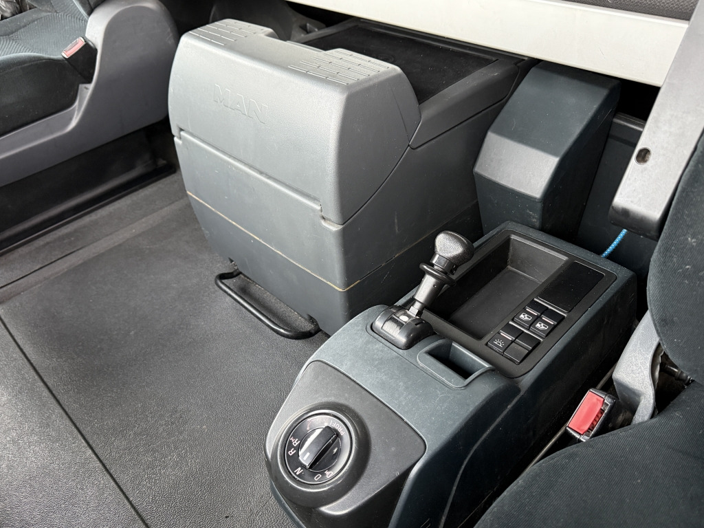 MAN TGX 18.440 XLX MEGA Klimaauto Motorbremse 2xTank - יחידת טרקטור: תמונה 4 MAN TGX 18.440 XLX MEGA Klimaauto Motorbremse 2xTank - יחידת טרקטור: תמונה 4