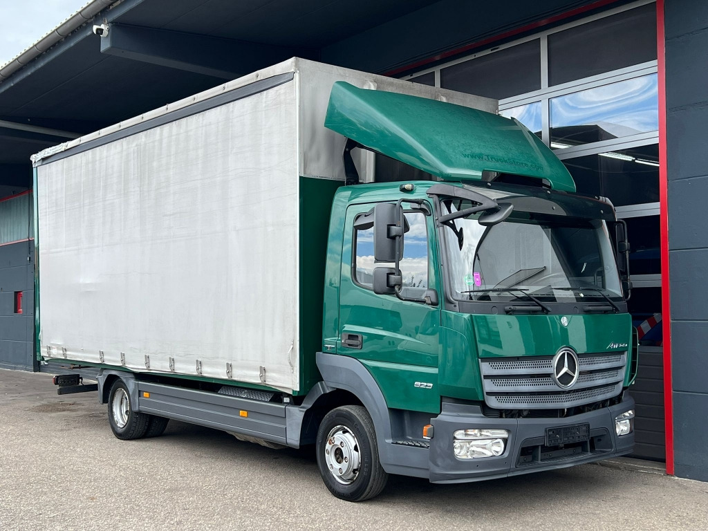 Mercedes-Benz Atego 823 Euro6 Klima 6,1m P+P AHK Orig. 164.tkm - כלי רכב מסחרי עם וילונות צד: תמונה 1 Mercedes-Benz Atego 823 Euro6 Klima 6,1m P+P AHK Orig. 164.tkm - כלי רכב מסחרי עם וילונות צד: תמונה 1