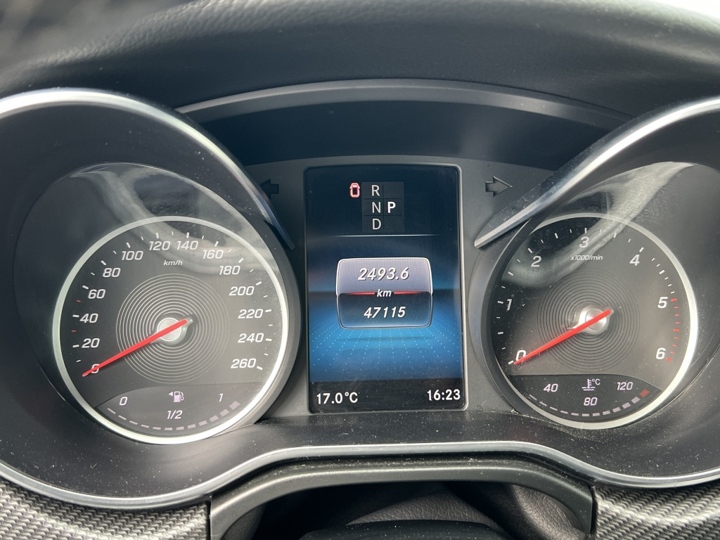 Mercedes-Benz V 300 d AVANTGARDE AMG line kompakt Burmester - מכונית: תמונה 4 Mercedes-Benz V 300 d AVANTGARDE AMG line kompakt Burmester - מכונית: תמונה 4