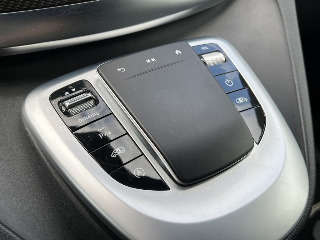 Mercedes-Benz V 300 d AVANTGARDE AMG line kompakt Burmester - מכונית: תמונה 5 Mercedes-Benz V 300 d AVANTGARDE AMG line kompakt Burmester - מכונית: תמונה 5