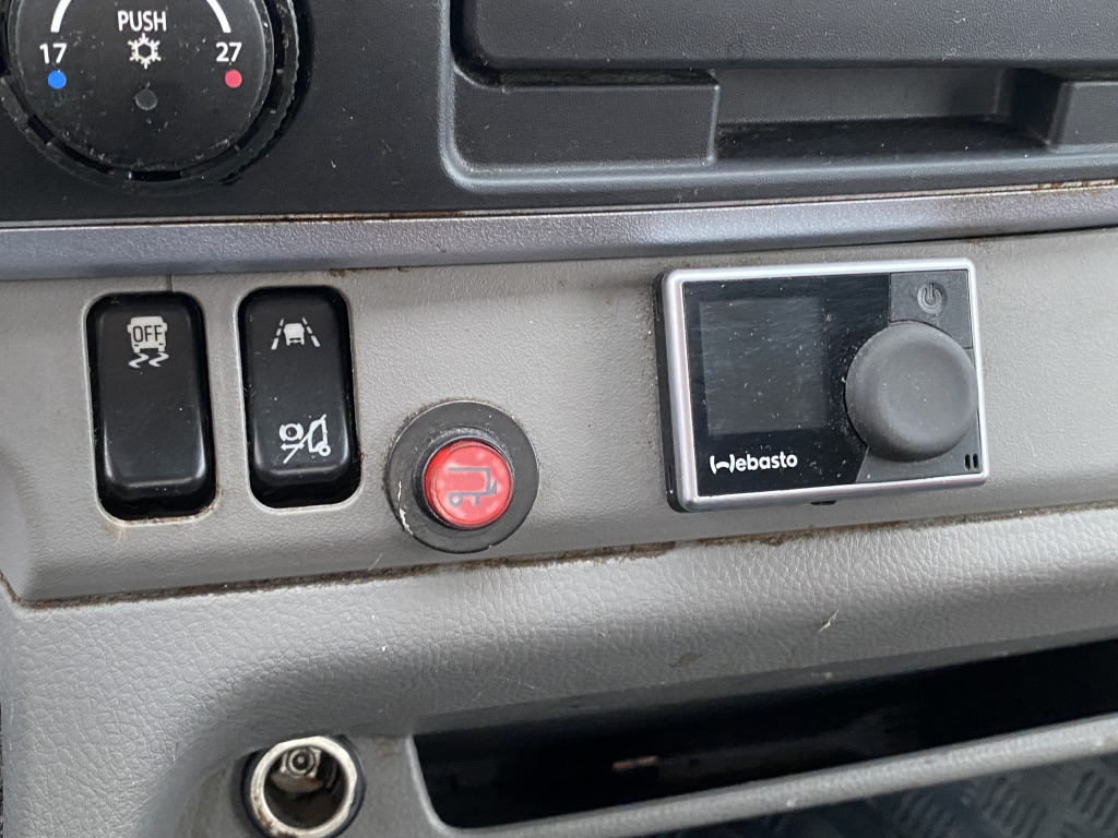 Mitsubishi Fuso Canter 9C18 5,8mEuro6d Klima GetriebeDefekt - משאית עם שלדת תא: תמונה 4 Mitsubishi Fuso Canter 9C18 5,8mEuro6d Klima GetriebeDefekt - משאית עם שלדת תא: תמונה 4