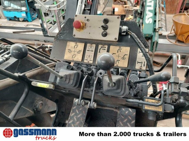 HLK 96a2 , Greifersteuerung, faltbar,Hochsitz - עגורן מעמיס עבור משאית: תמונה 5 HLK 96a2 , Greifersteuerung, faltbar,Hochsitz - עגורן מעמיס עבור משאית: תמונה 5