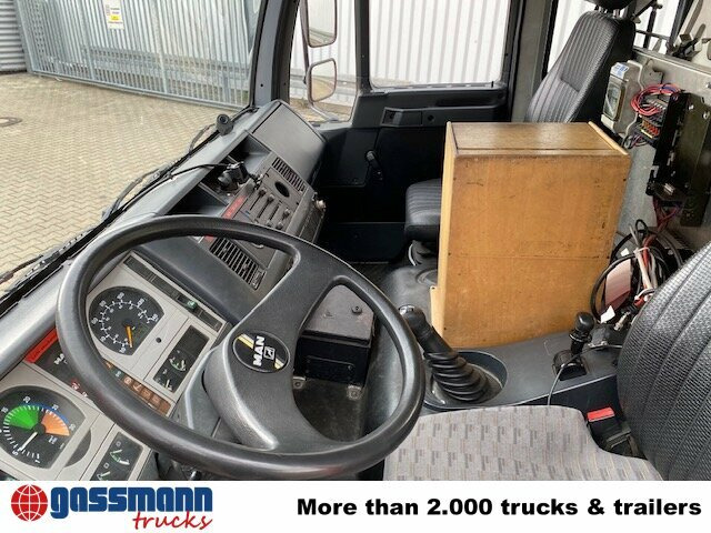 MAN 10.224 LC 4x2 BB Doka, TLF16/12, 6-Zylinder - משאית אש: תמונה 4 MAN 10.224 LC 4x2 BB Doka, TLF16/12, 6-Zylinder - משאית אש: תמונה 4