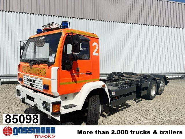 MAN 25/18.284 6x2-4 LL, Retarder, Lenkachse - משאית עם שלדת תא: תמונה 1 MAN 25/18.284 6x2-4 LL, Retarder, Lenkachse - משאית עם שלדת תא: תמונה 1