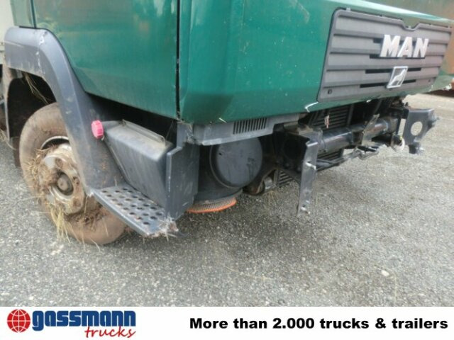 MAN L33 8.180 C 4x2, Unfallfahrzeug mit - משאית תיבה: תמונה 4 MAN L33 8.180 C 4x2, Unfallfahrzeug mit - משאית תיבה: תמונה 4