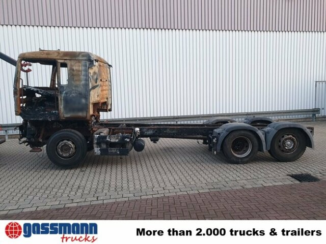 MAN TGA 26.440 6x2 BL Brandschaden - משאית עם שלדת תא: תמונה 4 MAN TGA 26.440 6x2 BL Brandschaden - משאית עם שלדת תא: תמונה 4