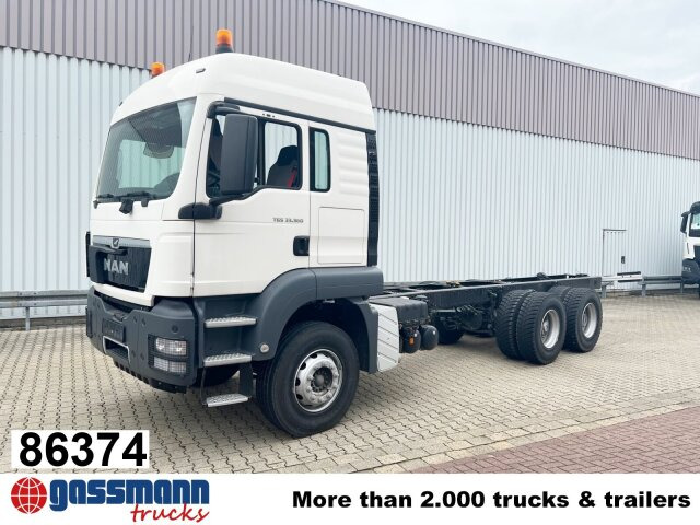 MAN TGS 33.360 6x4 BB, Häckslerkabine, NMV - משאית עם שלדת תא: תמונה 1 MAN TGS 33.360 6x4 BB, Häckslerkabine, NMV - משאית עם שלדת תא: תמונה 1
