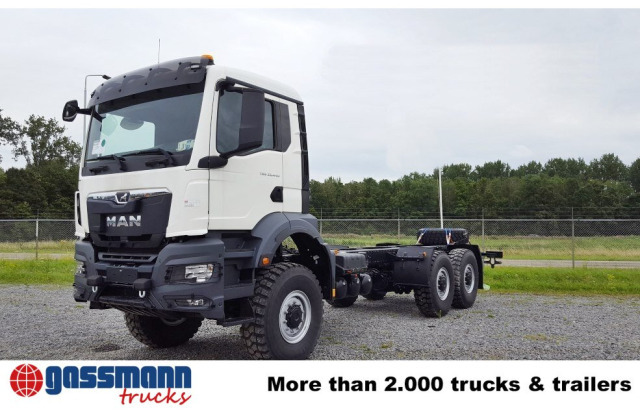 MAN TGS 33.440 6x6 BB CH, Euro2, Einzelbereifung - משאית עם שלדת תא: תמונה 2 MAN TGS 33.440 6x6 BB CH, Euro2, Einzelbereifung - משאית עם שלדת תא: תמונה 2
