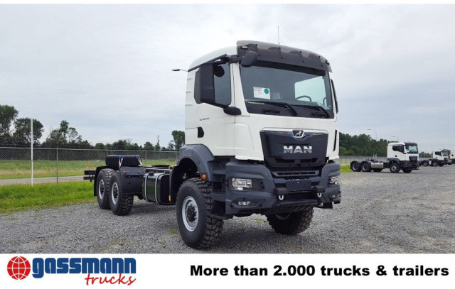 MAN TGS 33.440 6x6 BB CH, Euro2, Einzelbereifung - משאית עם שלדת תא: תמונה 3 MAN TGS 33.440 6x6 BB CH, Euro2, Einzelbereifung - משאית עם שלדת תא: תמונה 3