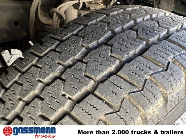 Mercedes-Benz 711 D-KA 4x2, Standklima, 11-Sitze, 2 x on stock - מיניבוס, כלי רכב מסחרי לנוסעים: תמונה 2 Mercedes-Benz 711 D-KA 4x2, Standklima, 11-Sitze, 2 x on stock - מיניבוס, כלי רכב מסחרי לנוסעים: תמונה 2