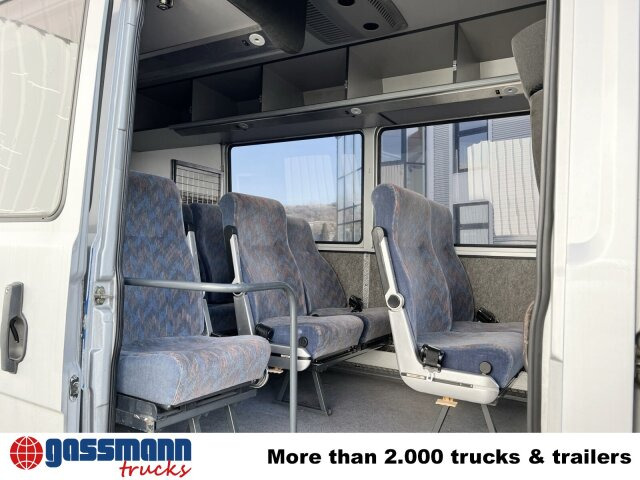 Mercedes-Benz 711 D-KA 4x2, Standklima, 11-Sitze, 2 x on stock - מיניבוס, כלי רכב מסחרי לנוסעים: תמונה 4 Mercedes-Benz 711 D-KA 4x2, Standklima, 11-Sitze, 2 x on stock - מיניבוס, כלי רכב מסחרי לנוסעים: תמונה 4
