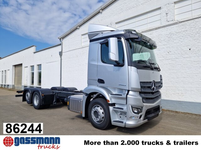 Mercedes-Benz Actros 2553 LL 6x2, Retarder, Liftachse, - משאית עם שלדת תא: תמונה 1 Mercedes-Benz Actros 2553 LL 6x2, Retarder, Liftachse, - משאית עם שלדת תא: תמונה 1