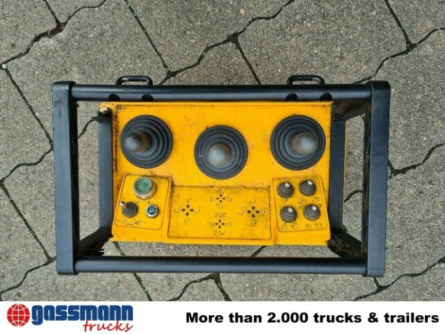 Mercedes-Benz Axor 1828 AK 4x4, Winterdienstausstattung, Kran - מזהיר, משאית מנוף: תמונה 2 Mercedes-Benz Axor 1828 AK 4x4, Winterdienstausstattung, Kran - מזהיר, משאית מנוף: תמונה 2