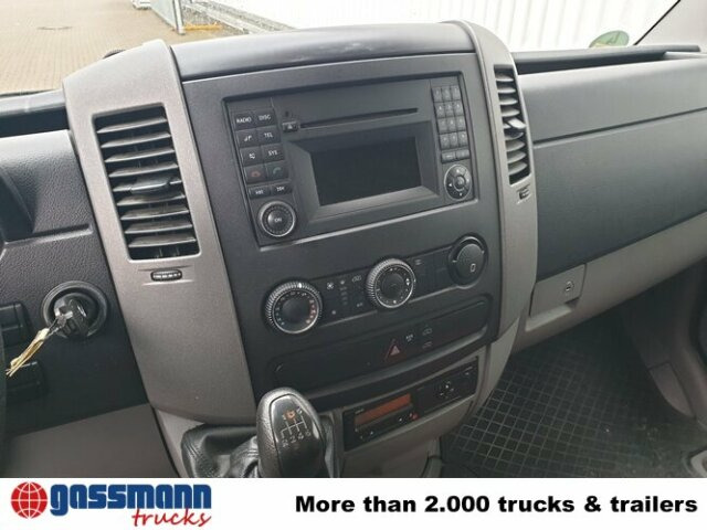 Mercedes-Benz Sprinter 313 KA 4x2 - כלי רכב מסחרי עם לוח: תמונה 2 Mercedes-Benz Sprinter 313 KA 4x2 - כלי רכב מסחרי עם לוח: תמונה 2