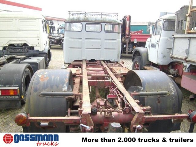 משאית עם שלדת תא Saurer V5 4x2: תמונה 10