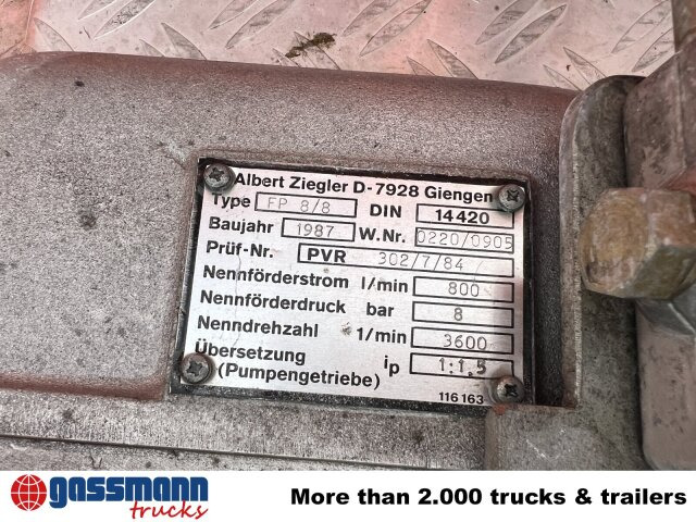 Unimog U 1300 L 4x4 Doka, LF8 - אמבולנס: תמונה 3 Unimog U 1300 L 4x4 Doka, LF8 - אמבולנס: תמונה 3