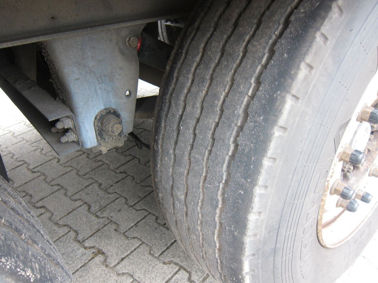 סמיטריילר בתיבה סגורה Schmitz Cargobull SKO 24 Iso-Koffer Doppelstock Lift Disc Top 2x: תמונה 11