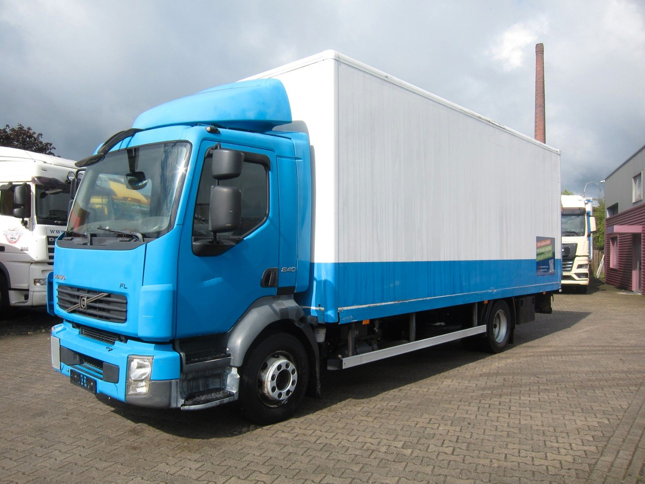 Volvo FL 240 12T Koffer KBW Manual - משאית תיבה: תמונה 2 Volvo FL 240 12T Koffer KBW Manual - משאית תיבה: תמונה 2